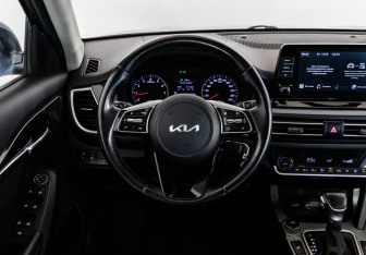 Подержанный автомобиль Kia Seltos 2021 года (14 фото)