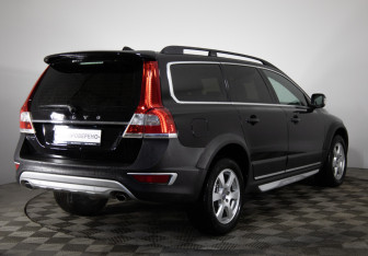 Подержанный автомобиль Volvo XC70 2015 года (5 фото)