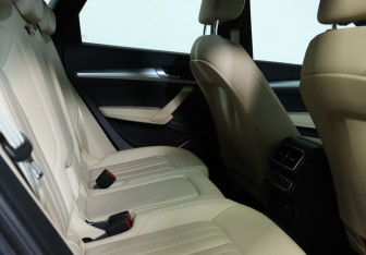 Подержанный автомобиль Audi Q5 2019 года (22 фото)
