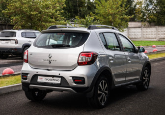 Подержанный автомобиль Renault Sandero 2020 года (6 фото)
