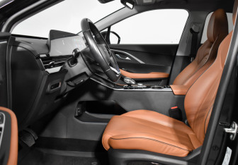 Подержанный автомобиль Omoda C5 2023 года (12 фото)