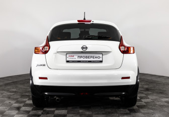 Подержанный автомобиль Nissan Juke 2012 года (6 фото)