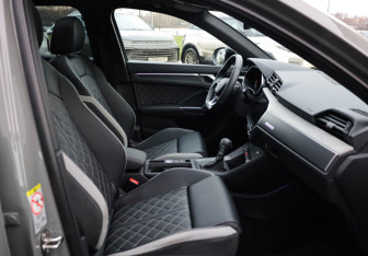 Подержанный автомобиль Audi Q3 2024 года (30 фото)