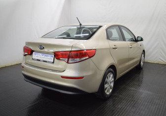 Подержанный автомобиль Kia Rio Sedan 2015 года (5 фото)
