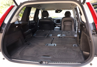 Подержанный автомобиль Volvo XC90 2020 года (36 фото)