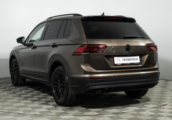 Подержанный автомобиль Volkswagen Tiguan 2019 года (7 фото)