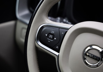 Подержанный автомобиль Volvo XC60 2021 года (14 фото)