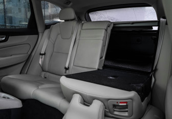 Подержанный автомобиль Volvo XC60 2021 года (25 фото)