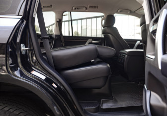 Подержанный автомобиль Toyota Land Cruiser Suv 2016 года (27 фото)