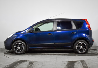 Подержанный автомобиль Nissan Note 2006 года (8 фото)