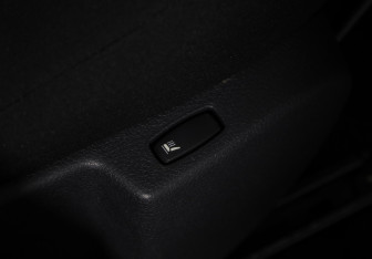 Подержанный автомобиль Renault Logan Sedan 2015 года (20 фото)