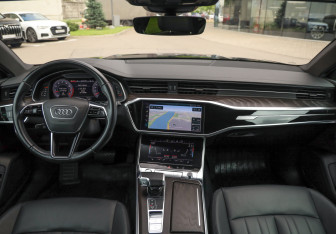 Подержанный автомобиль Audi A7 2018 года (10 фото)