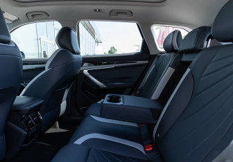 Новый Geely Atlas 2025 (7 фото)