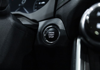 Подержанный автомобиль Toyota RAV4 2023 года (24 фото)