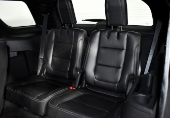 Подержанный автомобиль Ford Explorer 2018 года (13 фото)