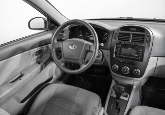 Подержанный автомобиль Kia Cerato Sedan 2008 года (9 фото)