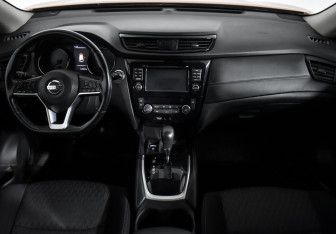 Подержанный автомобиль Nissan X-Trail 2019 года (15 фото)