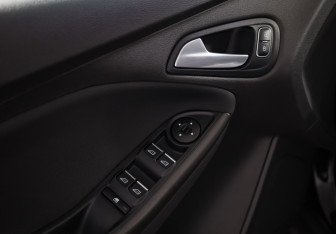 Подержанный автомобиль Ford Focus Sedan 2017 года (12 фото)