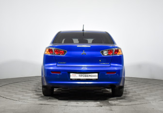 Подержанный автомобиль Mitsubishi Lancer Sedan 2010 года (6 фото)