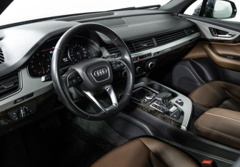 Подержанный автомобиль Audi Q7 2019 года (11 фото)