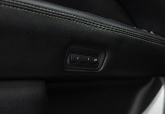 Подержанный автомобиль Nissan Pathfinder 2014 года (17 фото)