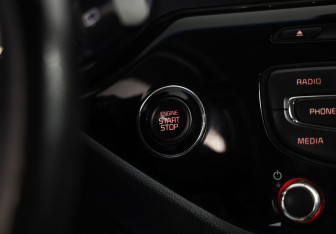 Подержанный автомобиль Kia Ceed Hatchback 2012 года (16 фото)