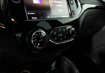 Подержанный автомобиль Renault Kaptur 2022 года (16 фото)
