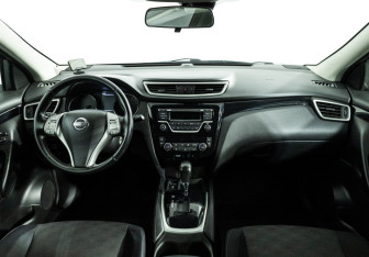 Подержанный автомобиль Nissan Qashqai 2014 года (13 фото)