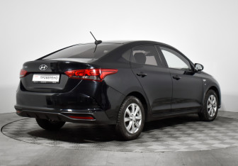 Подержанный автомобиль Hyundai Solaris Sedan 2021 года (5 фото)