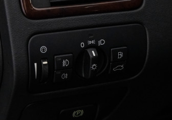 Подержанный автомобиль Volvo XC70 2007 года (17 фото)