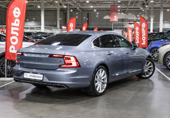 Подержанный автомобиль Volvo S90 2017 года (12 фото)