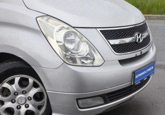 Подержанный автомобиль Hyundai Grand Starex 2008 года (16 фото)