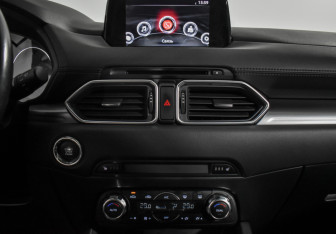 Подержанный автомобиль Mazda CX-5 2017 года (17 фото)