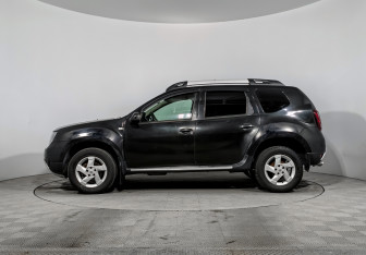 Подержанный автомобиль Renault Duster 2016 года (8 фото)