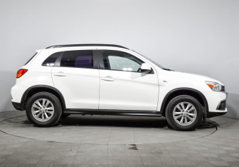 Подержанный автомобиль Mitsubishi ASX 2018 года (4 фото)
