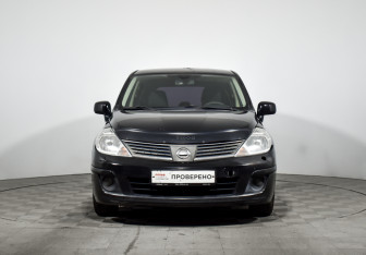 Подержанный автомобиль Nissan Tiida Hatchback 2010 года (2 фото)