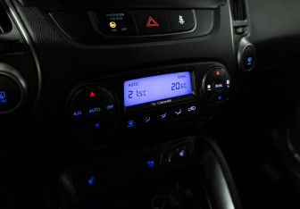 Подержанный автомобиль Hyundai ix35 2013 года (18 фото)