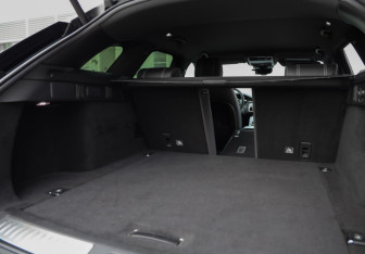 Подержанный автомобиль Land Rover Range Rover Velar 2017 года (35 фото)