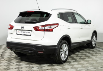 Подержанный автомобиль Nissan Qashqai 2014 года (7 фото)