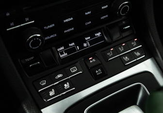 Подержанный автомобиль Porsche Cayman 2018 года (16 фото)