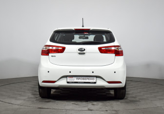 Подержанный автомобиль Kia Rio Hatchback 2013 года (6 фото)