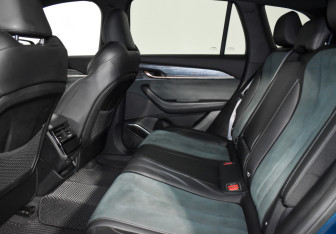 Подержанный автомобиль Geely Monjaro 2023 года (13 фото)