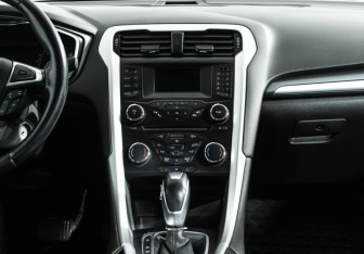 Подержанный автомобиль Ford Mondeo Sedan 2018 года (14 фото)