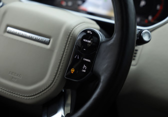 Подержанный автомобиль Land Rover Range Rover 2018 года (13 фото)