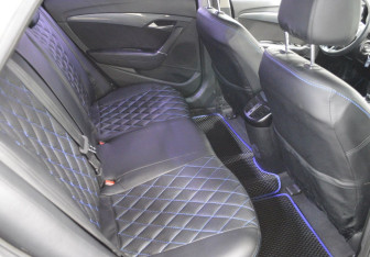 Подержанный автомобиль Hyundai i40 Sedan 2012 года (13 фото)