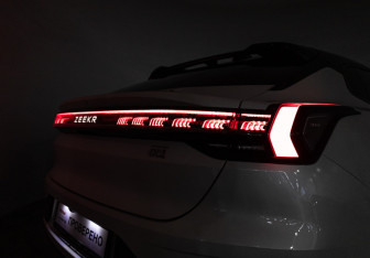 Подержанный автомобиль Zeekr 001 2023 года (38 фото)