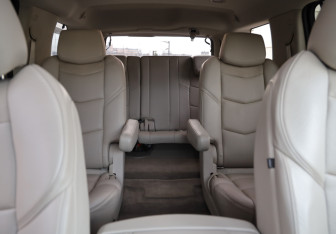 Подержанный автомобиль Cadillac Escalade Suv 2016 года (32 фото)