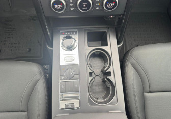 Подержанный автомобиль Land Rover Discovery 2019 года (13 фото)