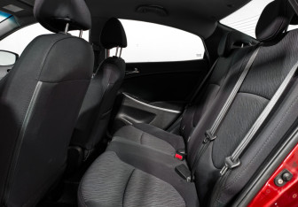 Подержанный автомобиль Hyundai Solaris Sedan 2013 года (12 фото)