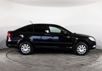 Подержанный автомобиль Skoda Octavia Liftback 2011 года (4 фото)